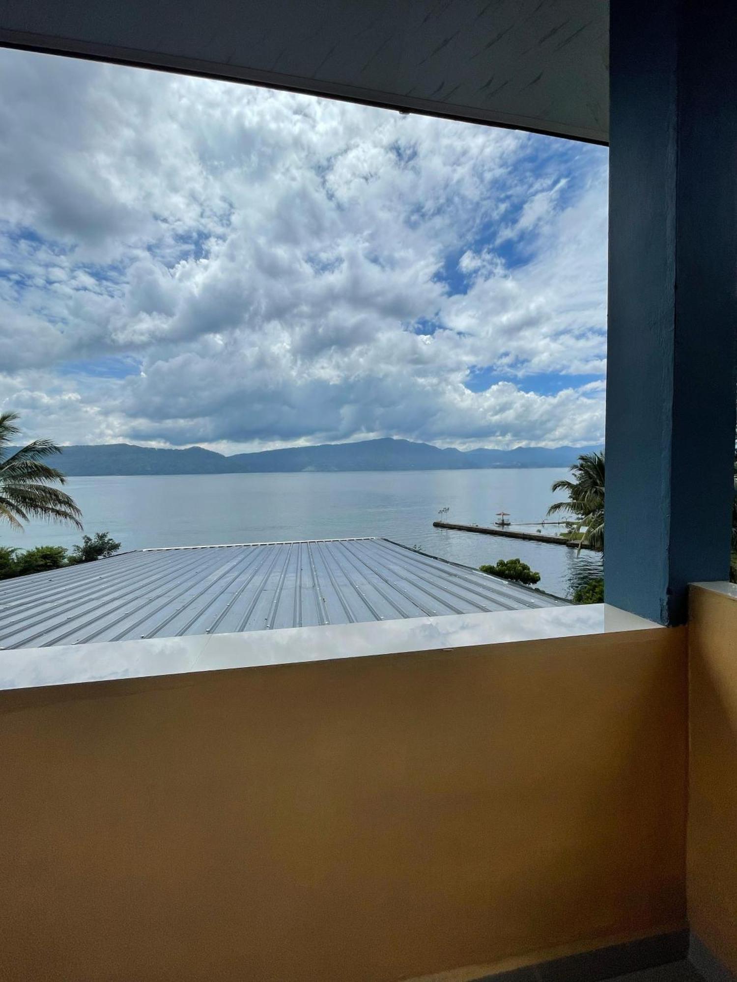 Maruba Inn Tuk Tuk Exterior foto